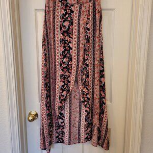 Small pink and black floral festival skirt front slit